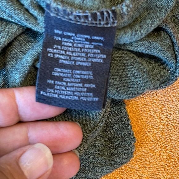 ANTHROPOLOGIE POSTAGE STAMP Fleece V Neck Sweater - Picture 7 of 8